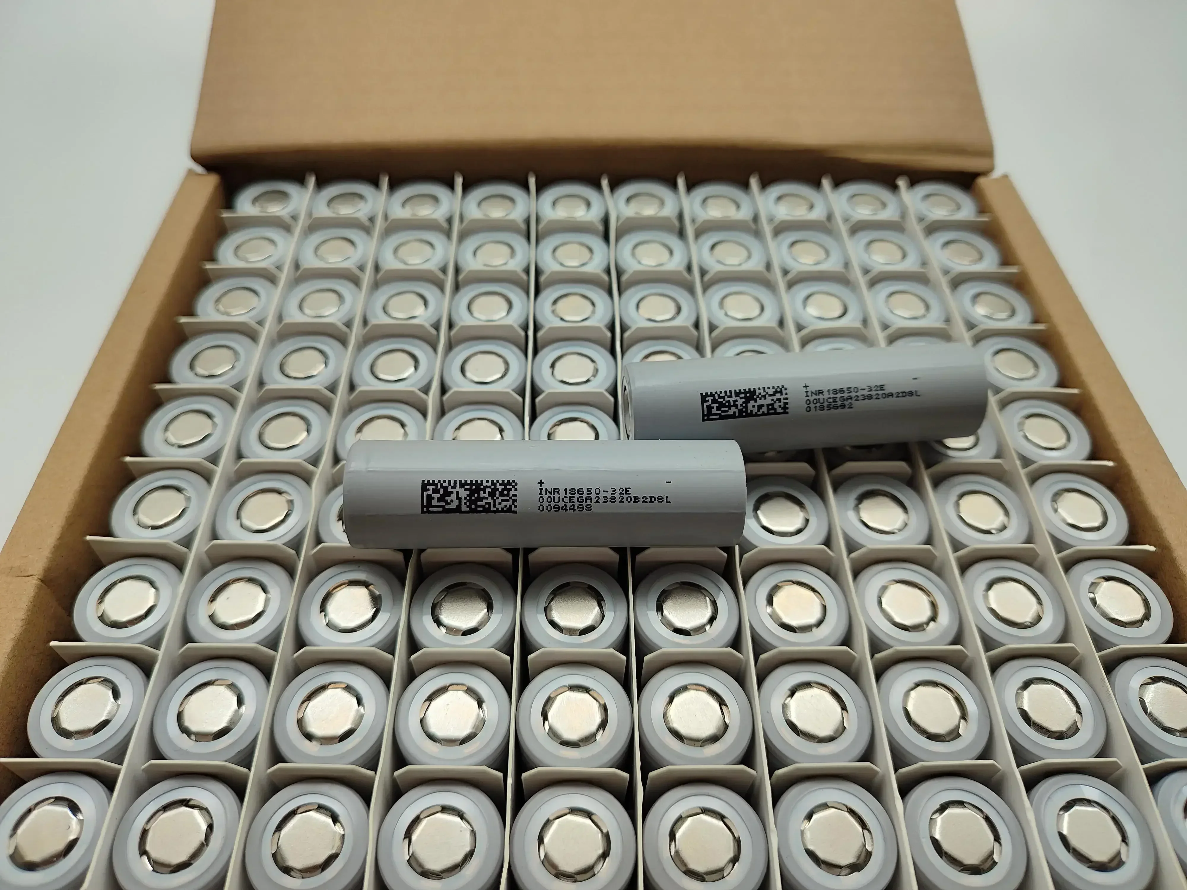 32E INR18650 3200mAh 3.7V Rech - Vaping Goods 评论和价格